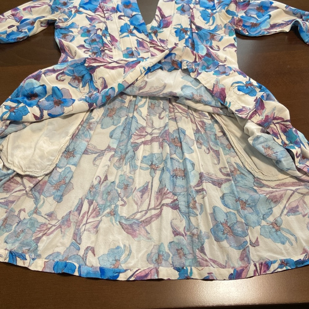 Beautiful Blue Floral Pattern Free People dress, size 10. - Picture 13 of 14
